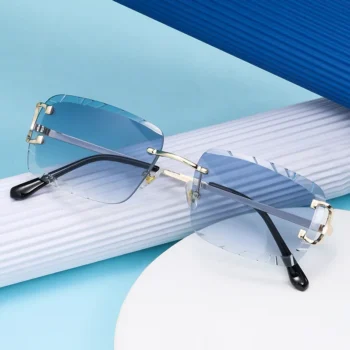 Retro Square Sunglasses UV400 | Stylish Women’s & Men’s Small Travel Shades