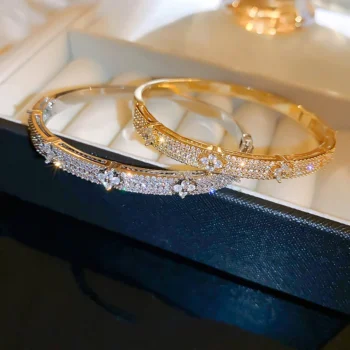 Elegant Four Leaf Flower Zircon Bracelet for Women – Vintage French Style Gold Plated Copper Bangle
